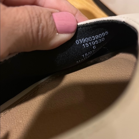 Women's Cream Pointed Flats with Studded Ankle Strap Sz6 - Picture 8 of 8